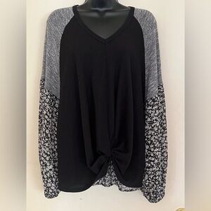 Daytrip Black and White Long Sleeve Sweater/Blouse